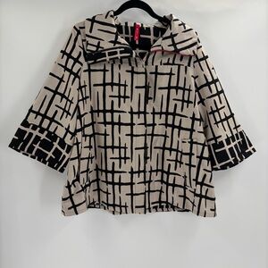 Elegant Black and Cream Patterned Women's Cape